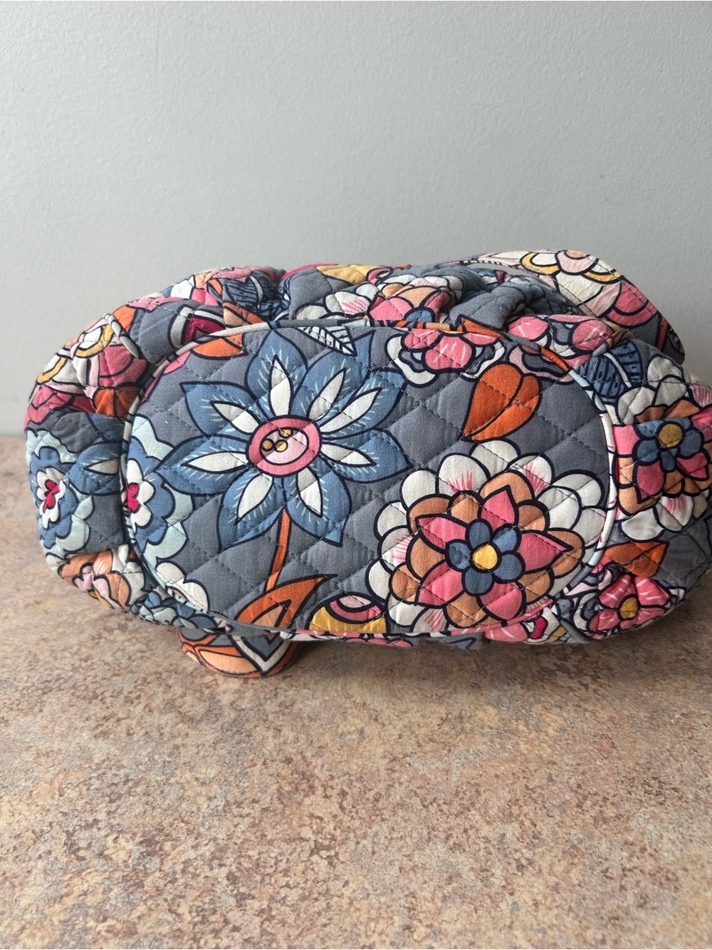 Vera Bradley Like New Retired Tropical Pattern Spacious Shoulder Purse - Picture 4 of 10